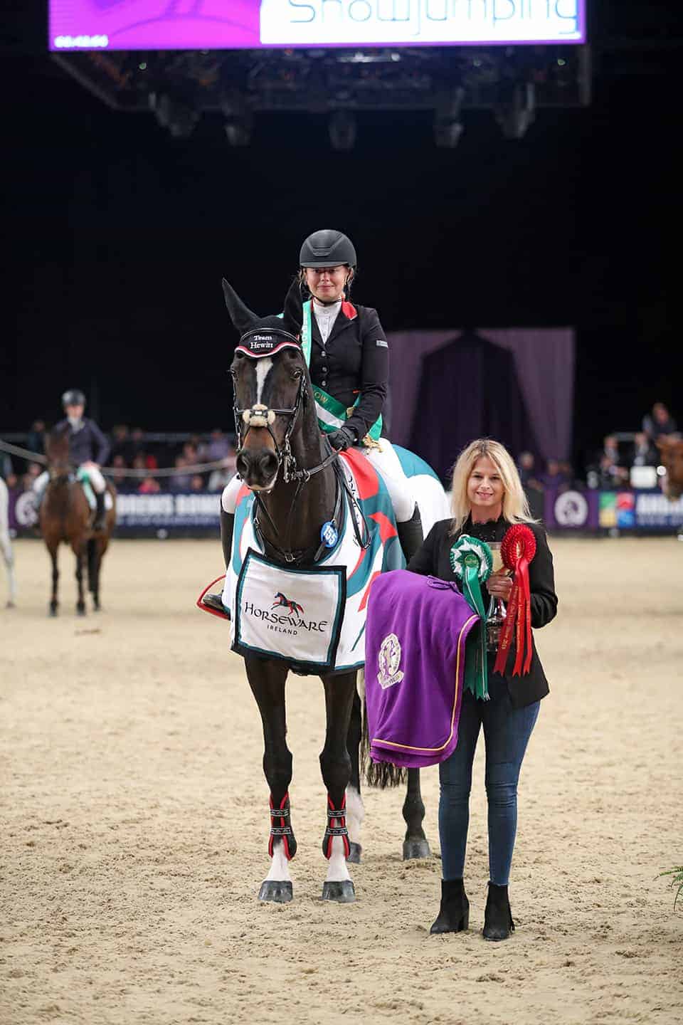 Natasha Hewitt takes the Horseware Bronze League Championship The